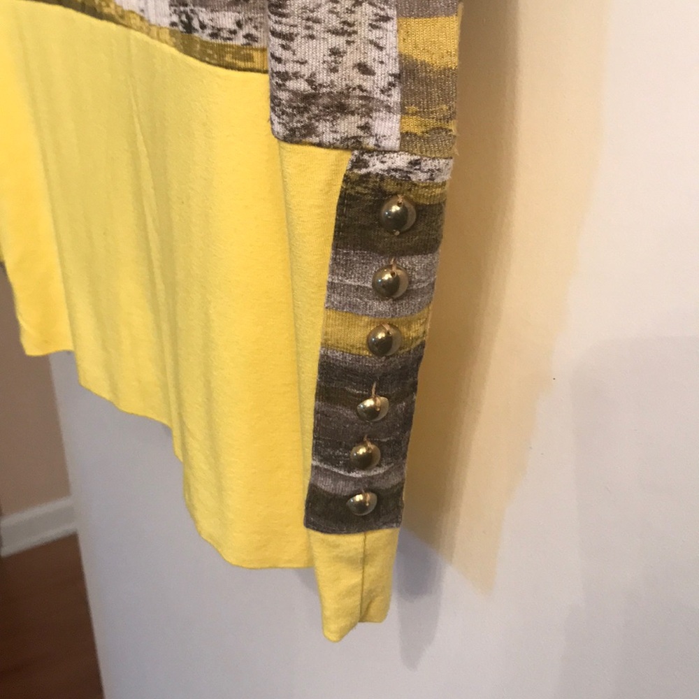 Blouse - Picture 2 of 3